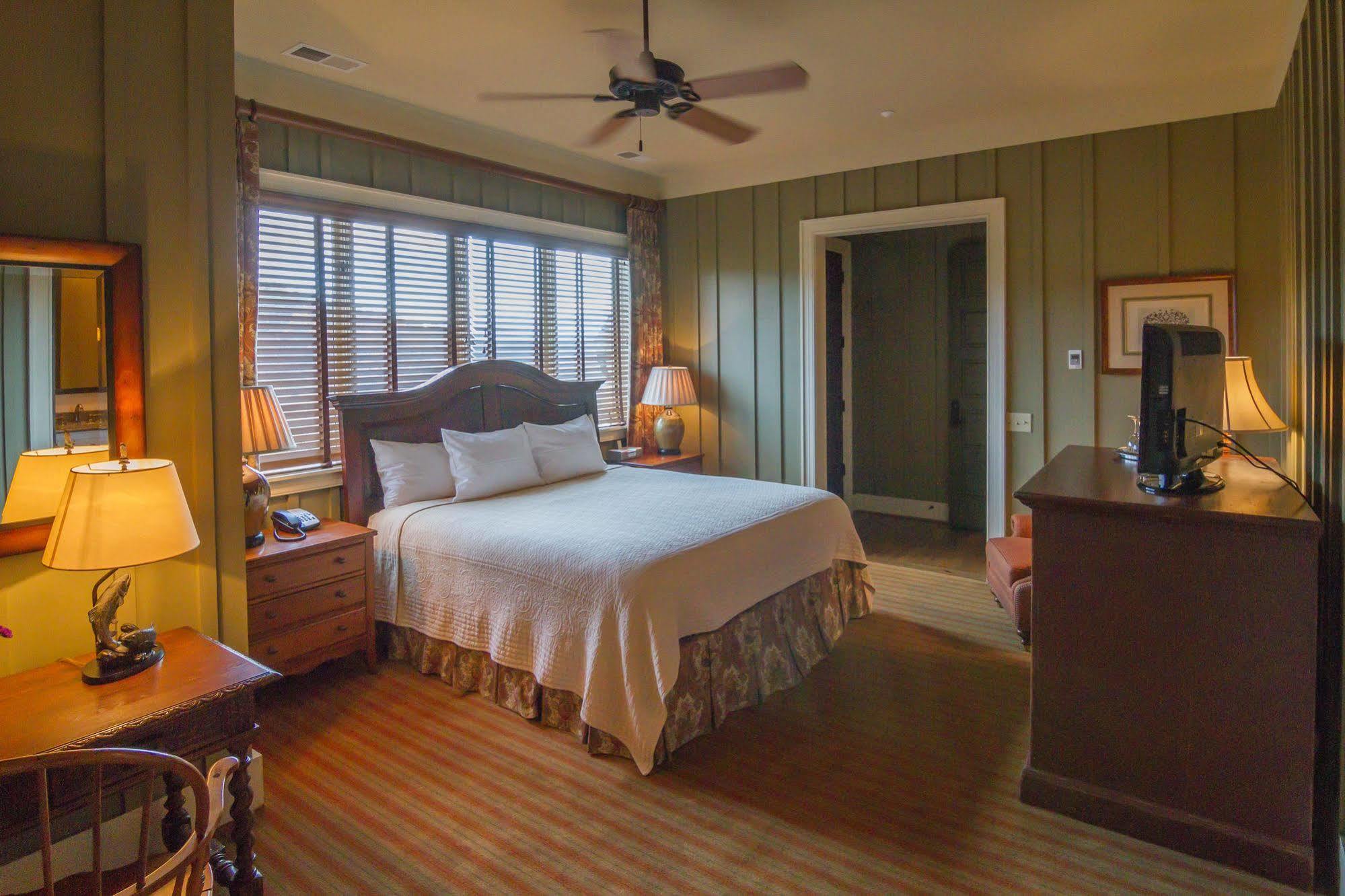 Bright'S Creek Lodge Columbus 外观 照片