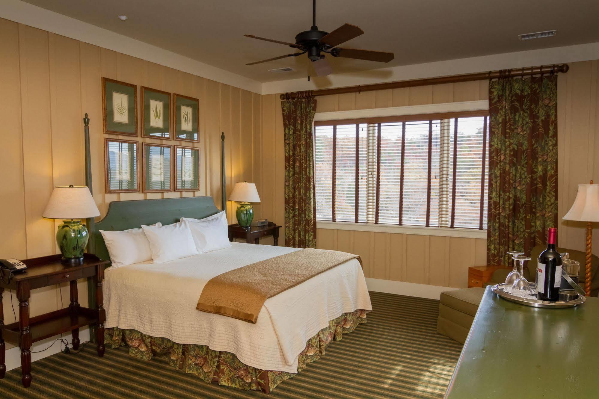 Bright'S Creek Lodge Columbus 外观 照片