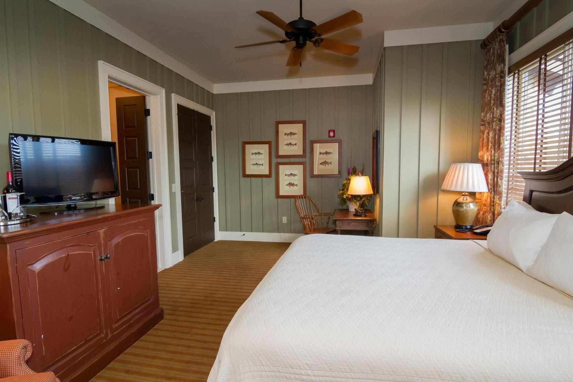 Bright'S Creek Lodge Columbus 外观 照片